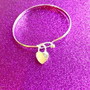 BRAND NEW !!  Adjustable Sterling Silver bracelet w solid heart